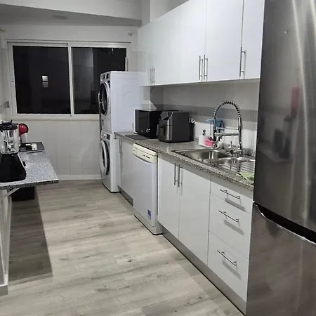 Spacious Bright With Ocean Views Apartment *